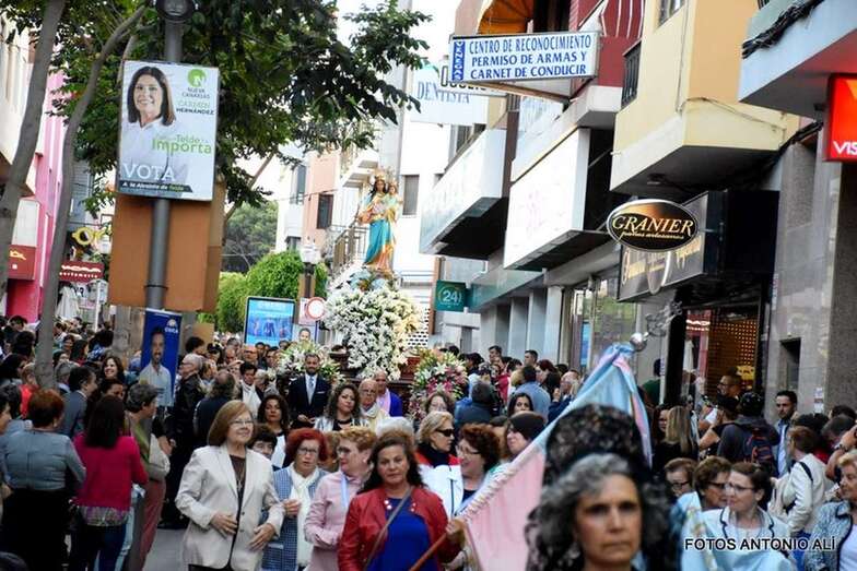 Momento de la procesión de esta tarde noche en Telde (Foto Antonio Alí)